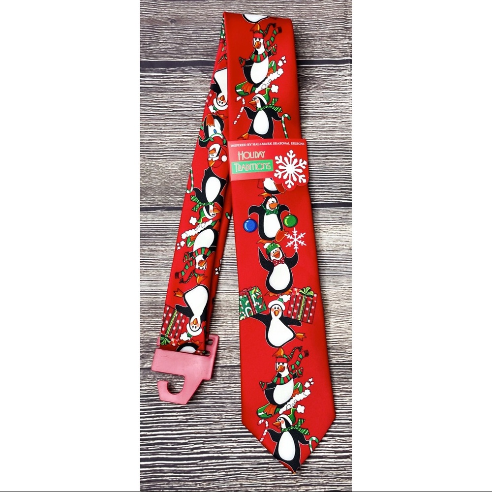 NWT Holiday Traditions Penguin Presents Snowflake Christmas Novelty Neck Tie